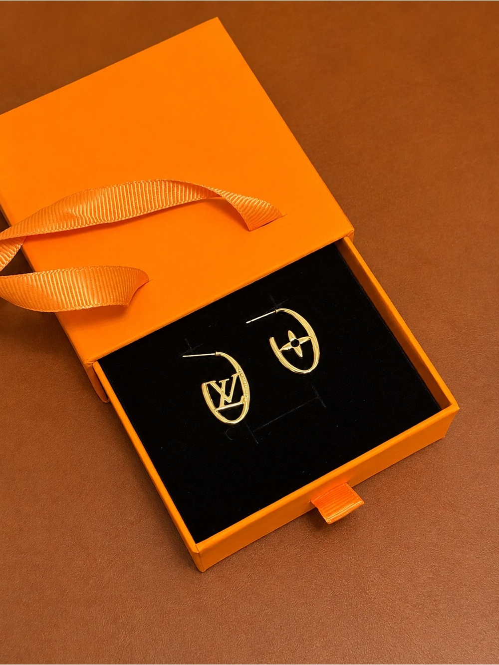 Beautiful LV Style Open Hoop Earrings - Picture 2 of 4